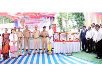 आरोग्यसेवेचा सामाजिक वसा | डॉ. सूर्यप्रकाश कोठे यांचे पोलीस मुख्यालयात मोफत आरोग्य शिबिर