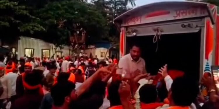 मराठा आंदोलकांसाठी काँग्रेस नेते सतेज पाटील यांच्याकडून अन्नछत्र, पिण्याचे पाणी..