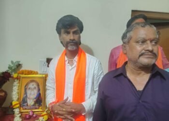 मराठा नेते मनोज जरांगे पाटील यांची ज्येष्ठ समन्वयक राजन जाधव यांच्या निवासस्थानी सदिच्छा भेट..