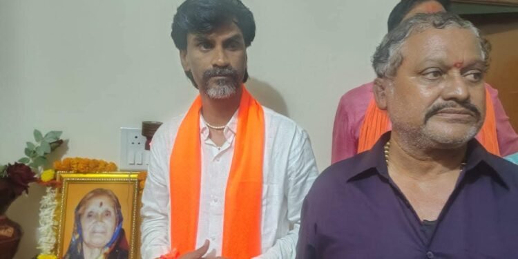 मराठा नेते मनोज जरांगे पाटील यांची ज्येष्ठ समन्वयक राजन जाधव यांच्या निवासस्थानी सदिच्छा भेट..