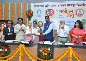 “शिक्षण राष्ट्रासाठी असावे – डॉ. सहस्त्रबुद्धे; मंगलताई शहा यांना जीवनगौरव पुरस्कार”