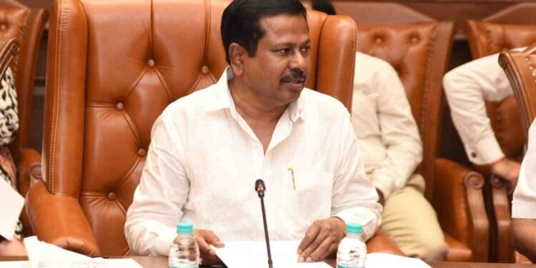 कांदळवनाचा विनाश थांबवा; अनधिकृत बांधकामांवर तत्काळ कारवाई आवश्यक