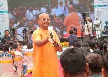 डिजिटल युगात संवाद महत्त्वाचा – प्रभू गौर गोपाल दास