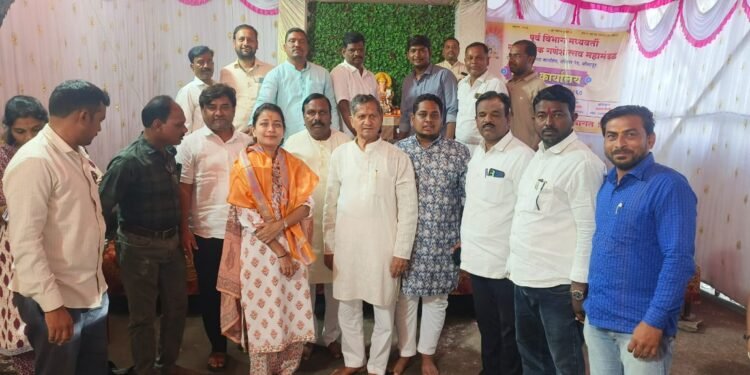 पूर्व भागाच्या विकासासाठी प्रणिती शिंदे यांची गणरायांकडे प्रार्थना..