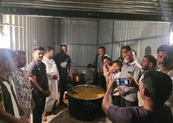 माढा | सकल मराठा समाजाकडून आंदोलकांना अन्नपाण्याची मदत..