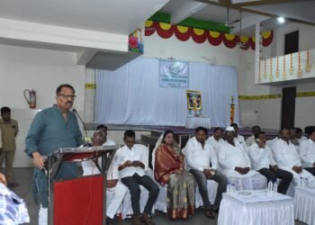 महापूर | शेतकऱ्यांना श्री सिद्धेश्वर बाजार समितीचा आधार..!  बैठकीत घेतला मोठा निर्णय..!