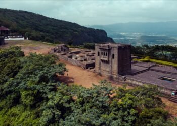 किल्ले शिवनेरी: महाराष्ट्राच्या इतिहासातील अद्वितीय स्मृतिचिन्ह