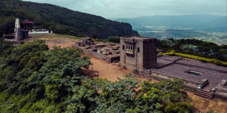किल्ले शिवनेरी: महाराष्ट्राच्या इतिहासातील अद्वितीय स्मृतिचिन्ह