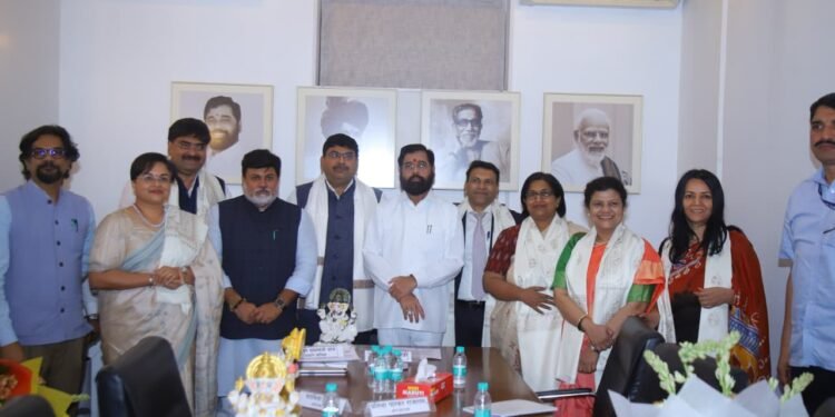भारतीय विदेश सेवेतील अधिकाऱ्यांनी घेतली उपमुख्यमंत्री एकनाथ शिंदे यांची भेट