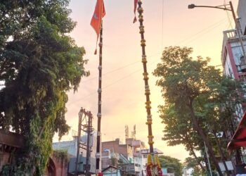 छत्रपती शिवाजी महाराजांच्या काळापासून तेली समाजाच्या काठ्या पालखी श्रीक्षेत्र तुळजापूर कडे प्रस्थान