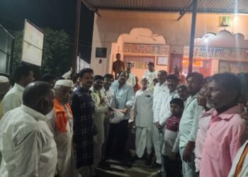 दिवाळीची_सोनेरी_किरणं | श्री. वि.गु. शिवदारे प्रतिष्ठानकडून पूरग्रस्तांना दिवाळी निमित्त १००० अन्नधान्य किटचे वाटप