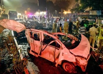 देश हादरला: राजधानीत भीषण स्फोट, १३ ठार; एनआयएचा तपास सुरू!