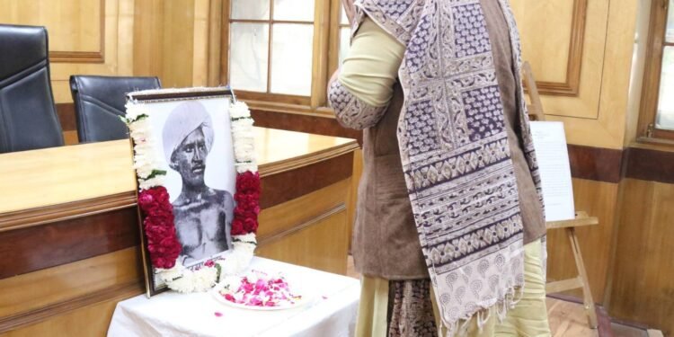 राजधानीत बिरसा मुंडा यांच्या १५० व्या जयंतीनिमित्त अभिवादन 