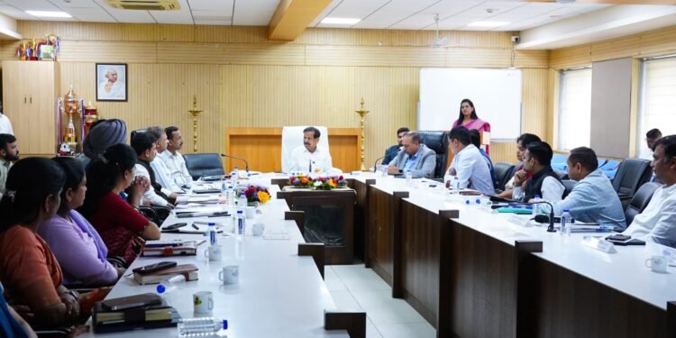 बिबट–मानव संघर्ष रोखण्यासाठी केंद्राकडून बिबट नसबंदीला मंजुरी