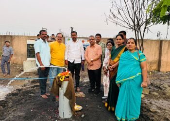 पत्रकारांनी दाखवला मानवतेचा मार्ग — वांगी शाळेत पाझरला पाण्याचा झरा