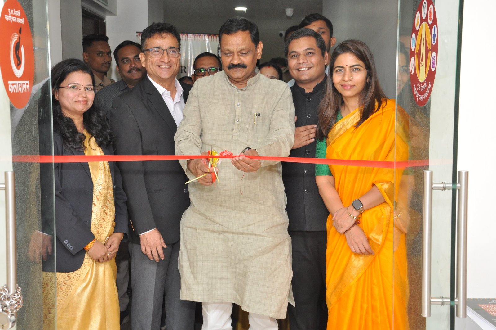 राष्ट्रीय आदिवासी चित्रप्रदर्शन ‘आदी चित्र’चे मंत्री डॉ.अशोक वुईके यांच्या हस्ते उद्घाटन