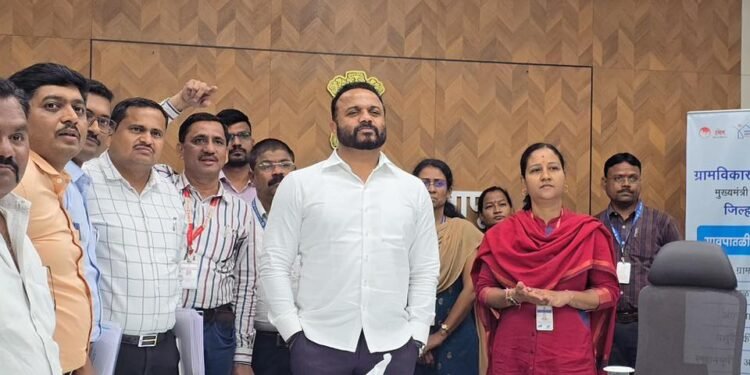 मुख्यमंत्री समृद्ध पंचायतराज अभियानाच्या अंमलबजावणीचे मंत्री जयकुमार गोरे यांच्याकडून कौतुक