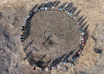 काळाच्या पाऊलखुणा : भारतातील सर्वात मोठे दगडी चक्रव्यूह आणि खडकीचे २००० वर्षांचे गूढ