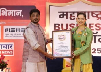 ‘चांदीत प्राण फुंकणारा कलाकार’ | सोलापूरचे अनंत येरंकल्लू ‘महाराष्ट्र बिझनेस आयकॉनने सन्मानित