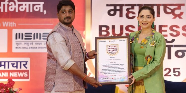 ‘चांदीत प्राण फुंकणारा कलाकार’ | सोलापूरचे अनंत येरंकल्लू ‘महाराष्ट्र बिझनेस आयकॉनने सन्मानित