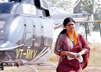 क्षणभर थरार! पंकजा मुंडेंच्या हेलिकॉप्टरमध्ये बिघाड, उड्डाणाआधीच धोका टळला