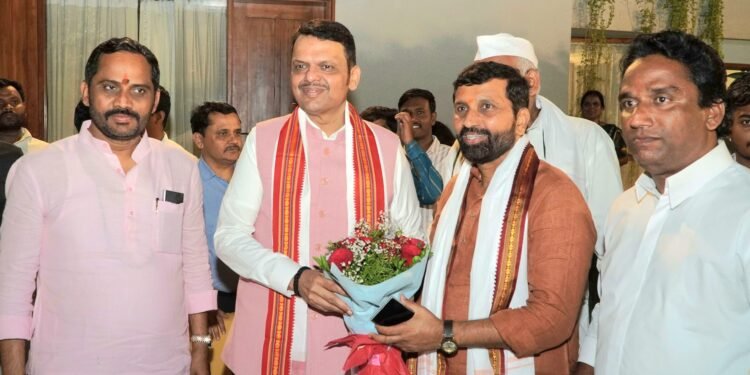 मुख्यमंत्री फडणवीसांकडून जिल्हा परिषदेच्या वारी नियोजनाचे कौतुक ; उत्कृष्ट व्यवस्थापनाबद्दल अध्यक्ष दीपक वैद्य,उपाध्यक्ष इंद्रजित पवार व अधिकाऱ्यांचे अभिनंदन..